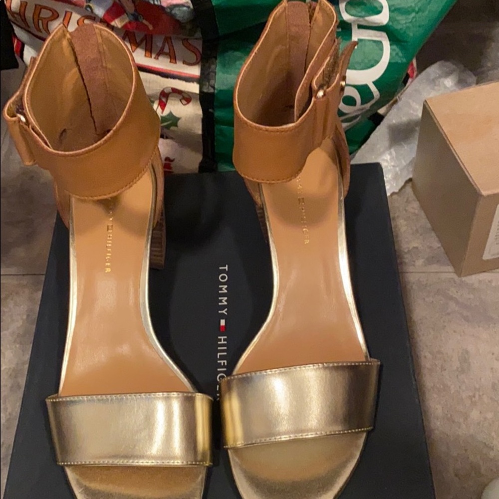 Tommy Hilfiger block heel sandal